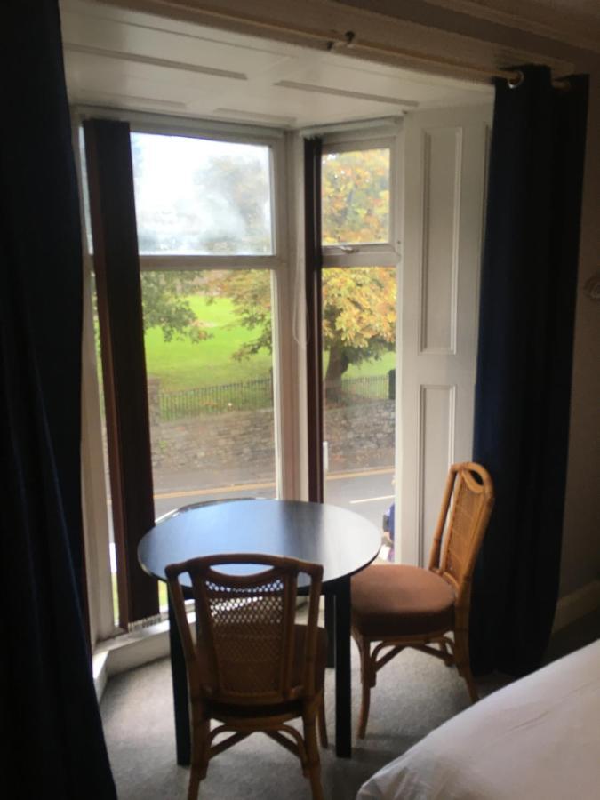 Budget Stay, Shared Guest House, R1 Mount Pleasant Hill * Swansea