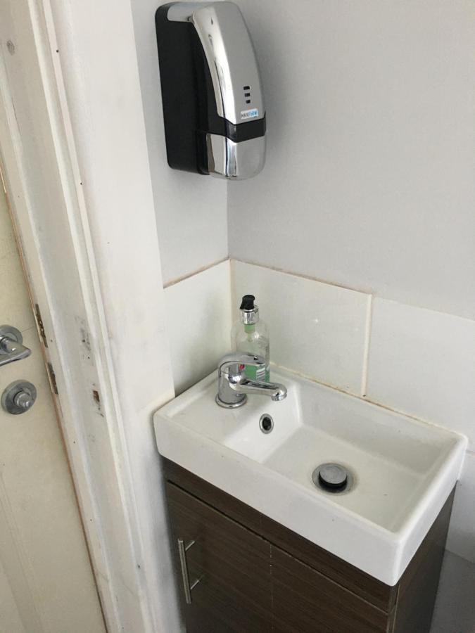 Homestay Budget Stay, Shared Guest House, R1 Mount Pleasant Hill *