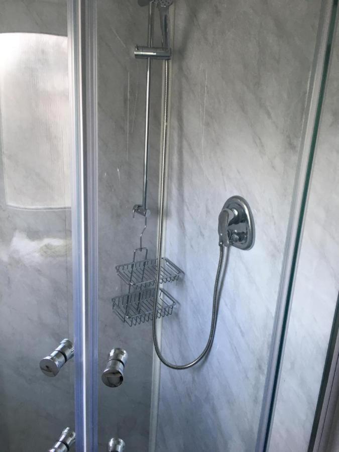 Budget Stay, Shared Guest House, R1 Mount Pleasant Hill Swansea